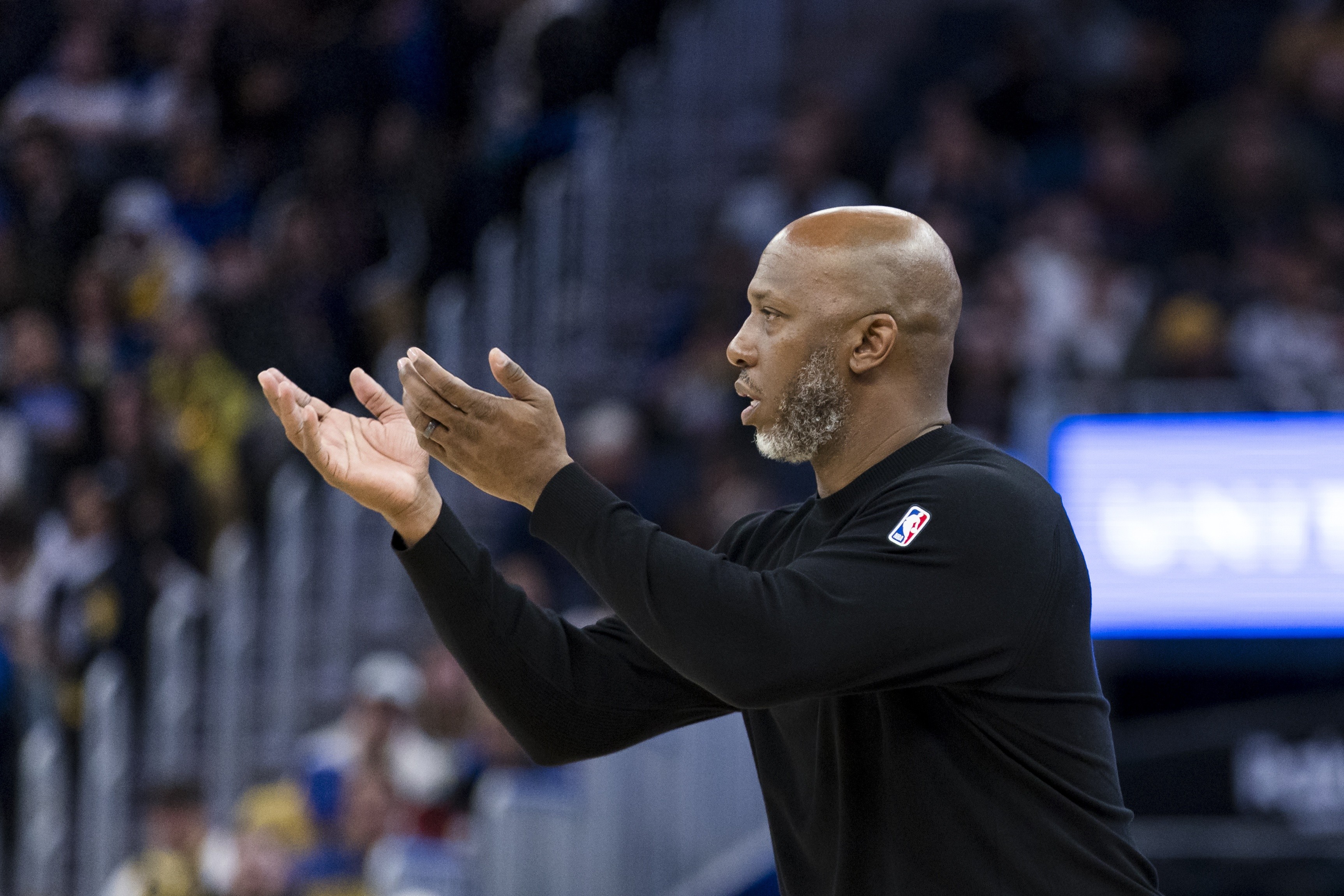 NBA总决赛关键时刻再迎强敌，克里夫兰骑士再遭质疑，主帅态度：态度坚定，年轻球员得到机会的简单介绍